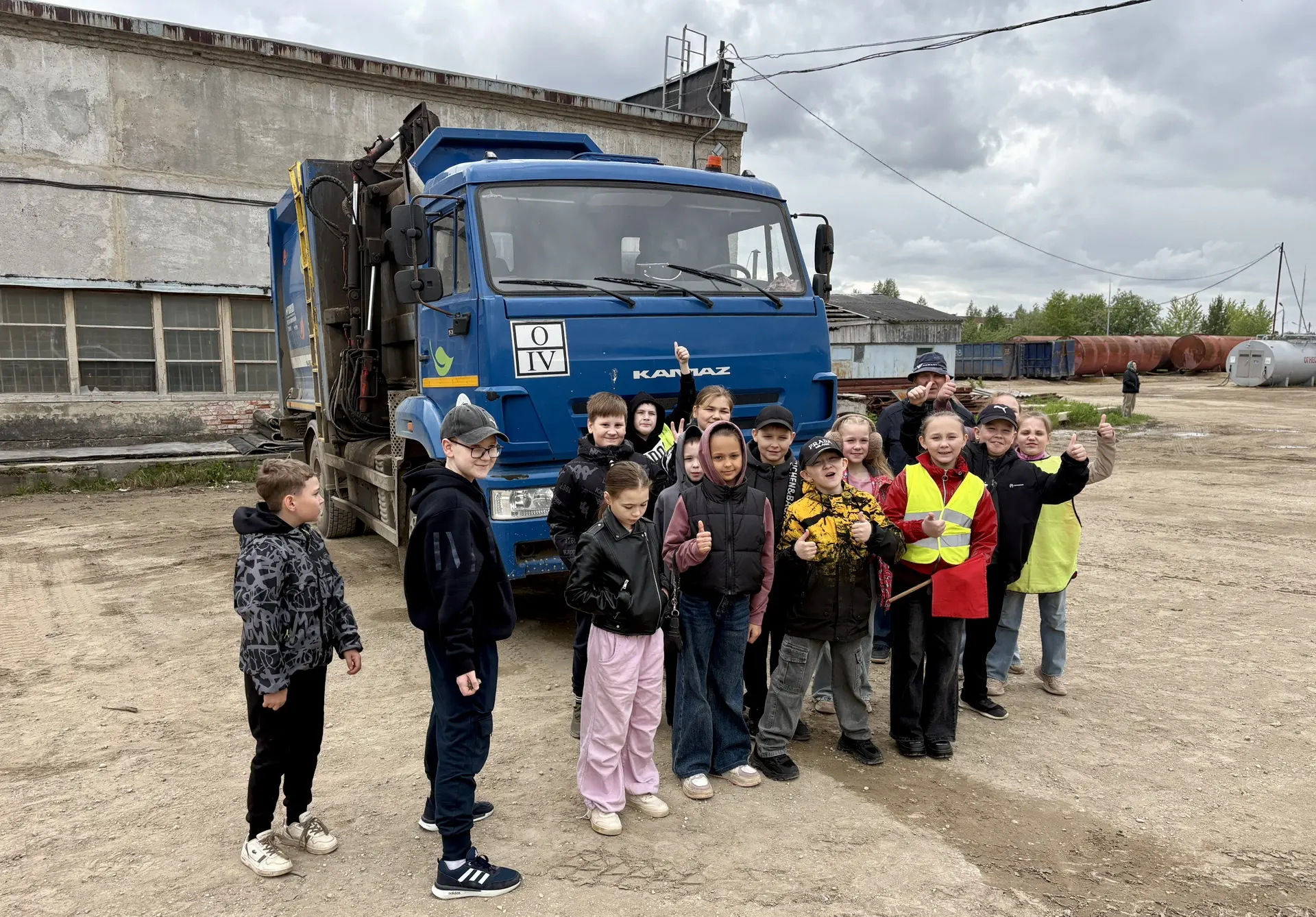 Сегодня снова была классная экскурсия!  К нам заглянул отряд 21-й школы. Такие любознат...