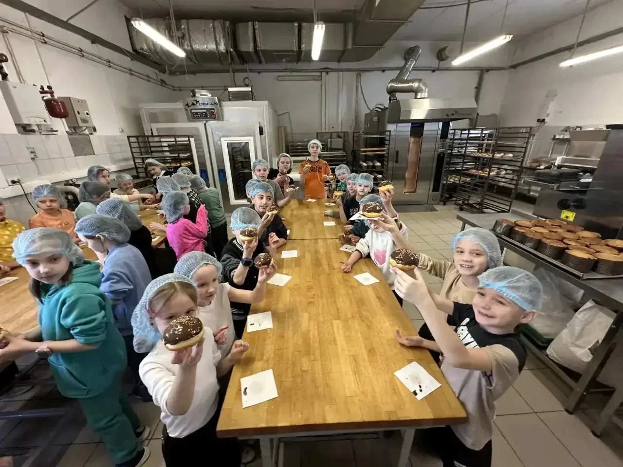 🍞 «Хлебные традиции» увлекательная экскурсия!  Сегодня ученики 1 «Г» и 2 «Е» классов отправились в н