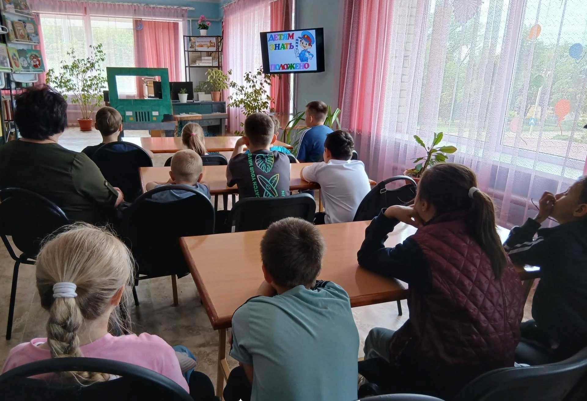В МКУК «Белокопанский СДК» прошел познавательный час по правилам дорожного движения «За...