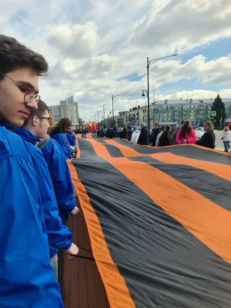 🎗️ АКЦИЯ «ГЕОРГИЕВСКАЯ ЛЕНТОЧКА» 🎗️   Учащиеся 11 классов нашей школы приняли участие в патриотическ
