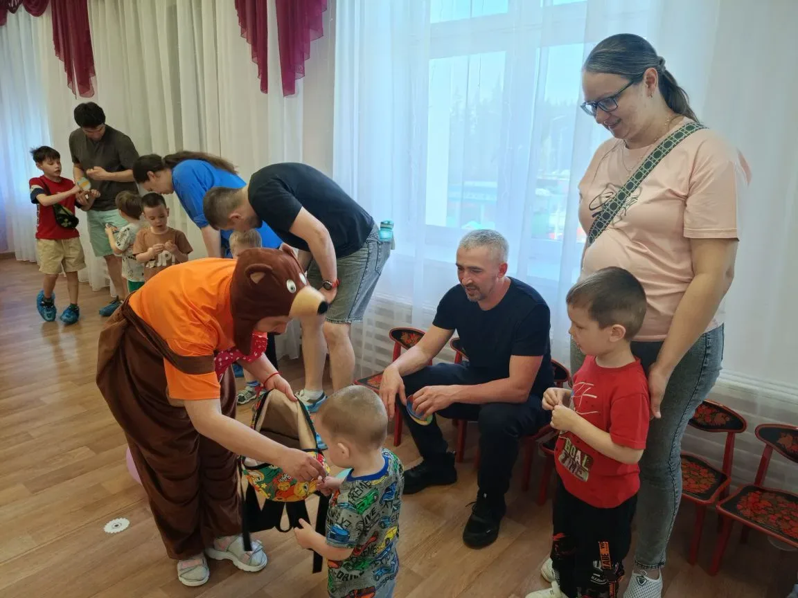 🎉 Клуб выходного дня: где мячи танцуют, а Мишка дарит сюрпризы

В субботу, 16 мая, в детском саду п