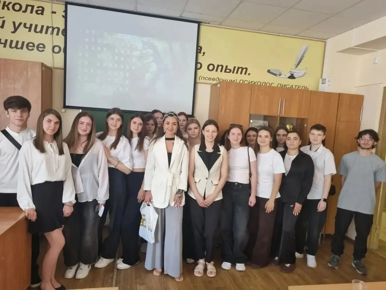 👋 Июнь - волнительное время для выпускников техникума: осталось несколько шагов до получения заветн