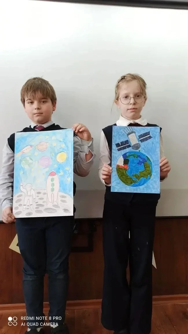 🚀 Космос не отпускает!  День космонавтики уже позади, а в школе 16 «Экос» (мкр. Павельцево) космичес