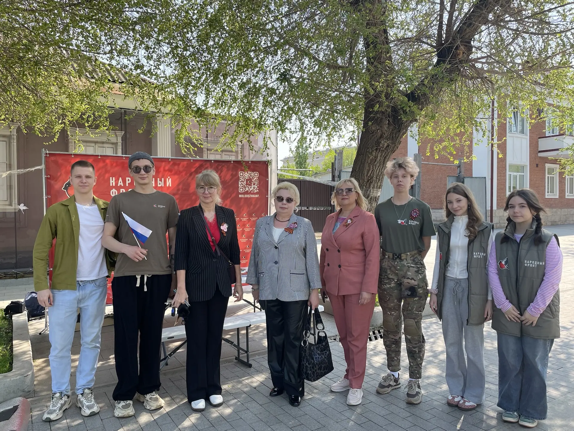 🎖️ Память сердца  В этот особенный день улица Советская стала местом, где живёт память. МОАУ СОШ № 7