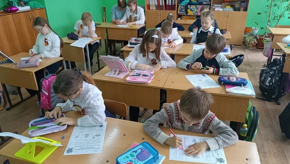 🇷🇺РАЗГОВОРЫ О ВАЖНОМ 🇷🇺 🎓 27 апреля, в МБОУ "Гимназия" г. Моршанска прошло очередное внеурочное заня