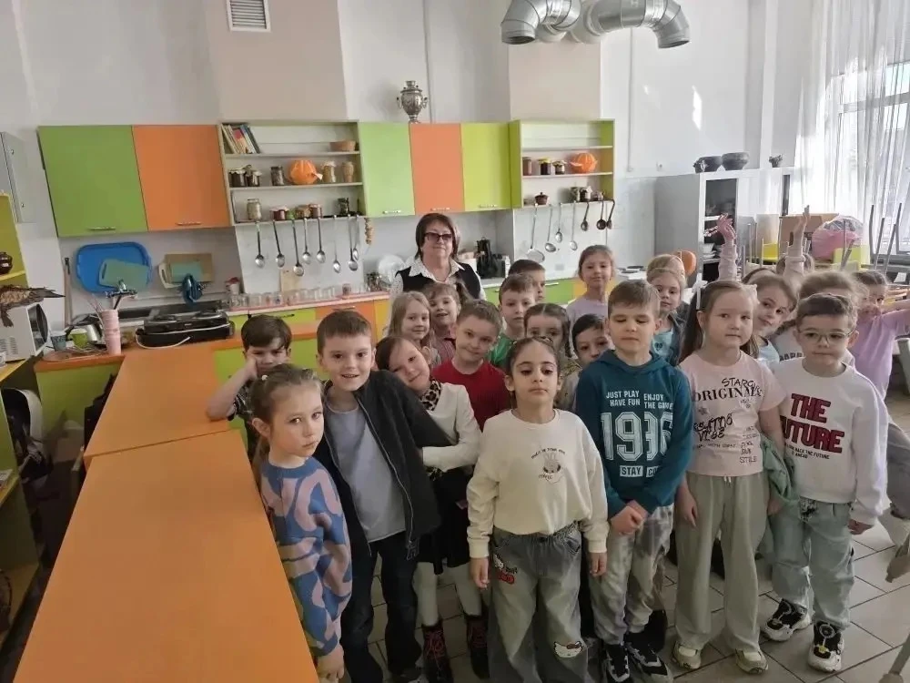 Преемственность в действии: визит воспитанников МБДОУ №35 в школу 🏫👧🏼👦🏻  В рамках программы преемств