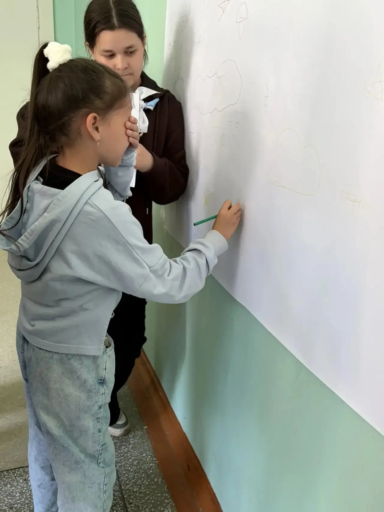 День 9☀️ «Культура народов России»

Младшие отряды нашего лагеря посетили кукольный театр и посмотре