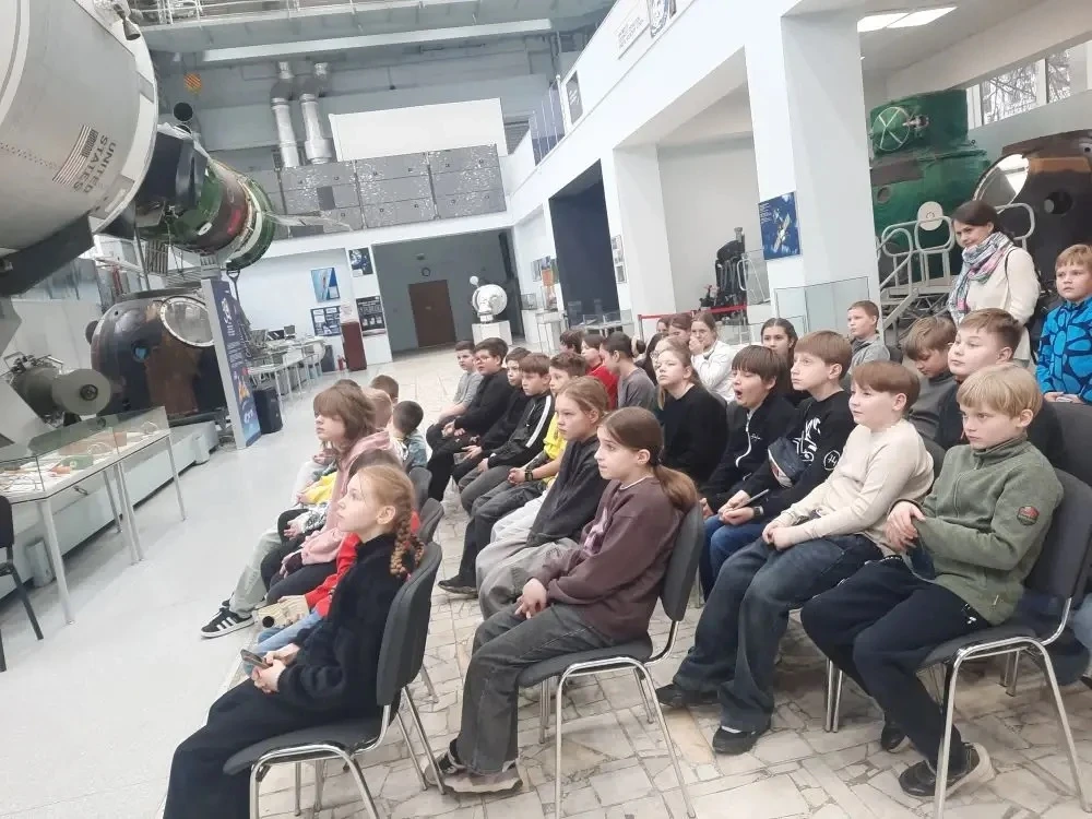 День космонавтики 🚀  На этой неделе ученики 4 и 5 классов нашего центра образования совершили волшеб