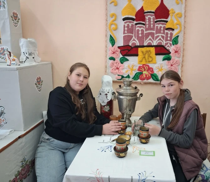 В лагере прошла экскурсия в школьный музей — в рамках акции к 80‑летию Калининградской области
В рам