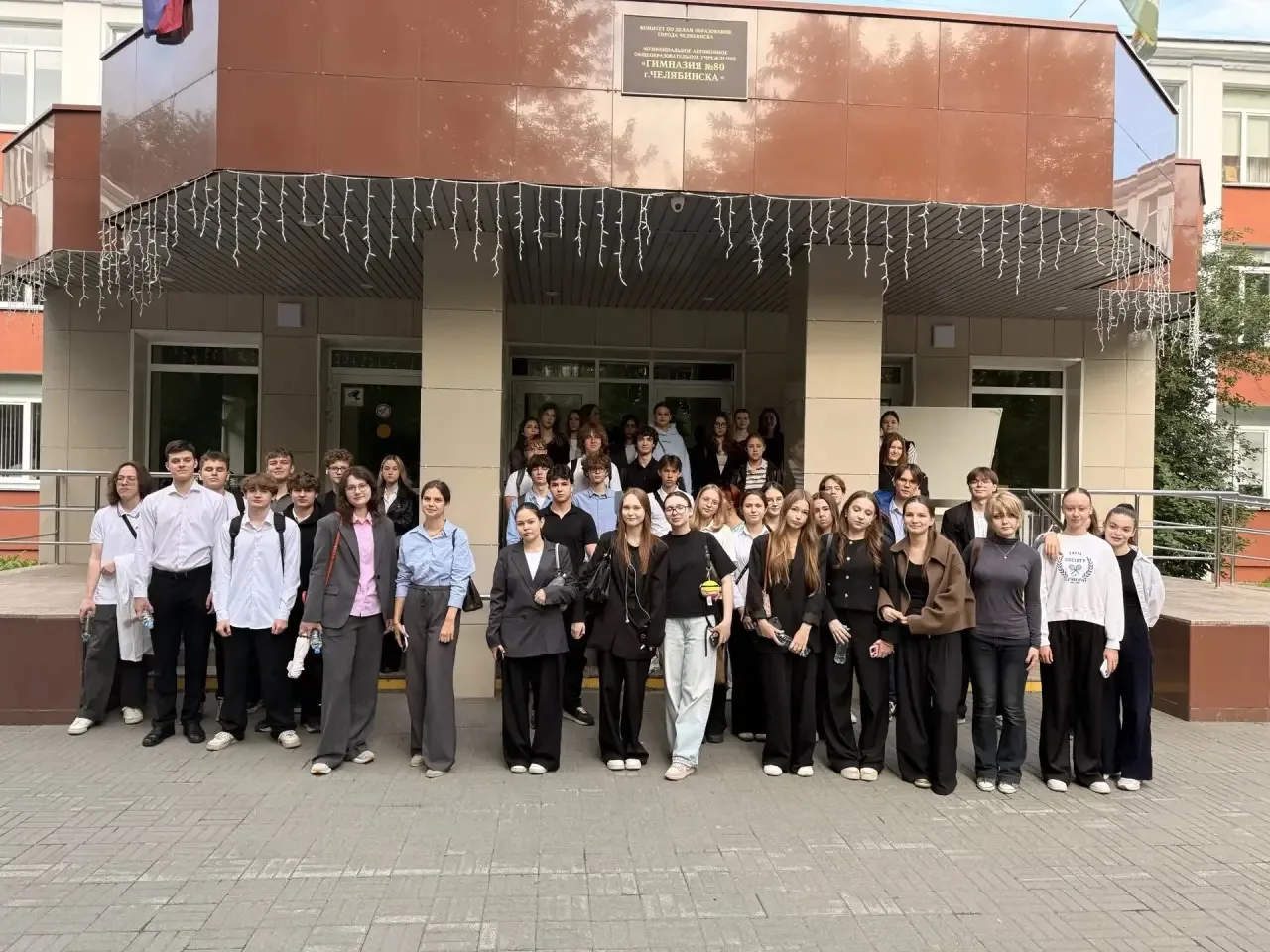 Сегодня мы желаем удачи и держим кулачки за наших девятиклассников 🤞
Ребята сдают физику, обществоз