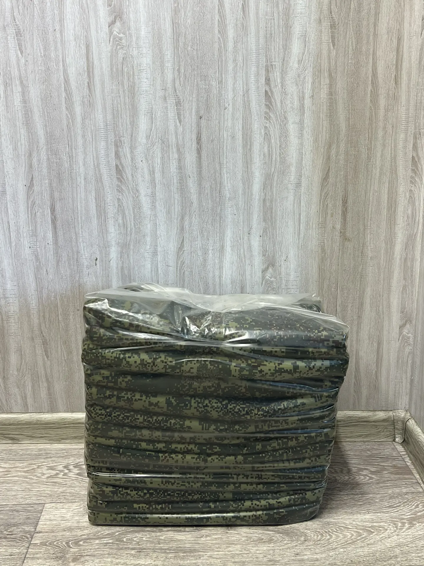 🧵 ЛОСКУТ КУРТОЧНОЙ ТКАНИ