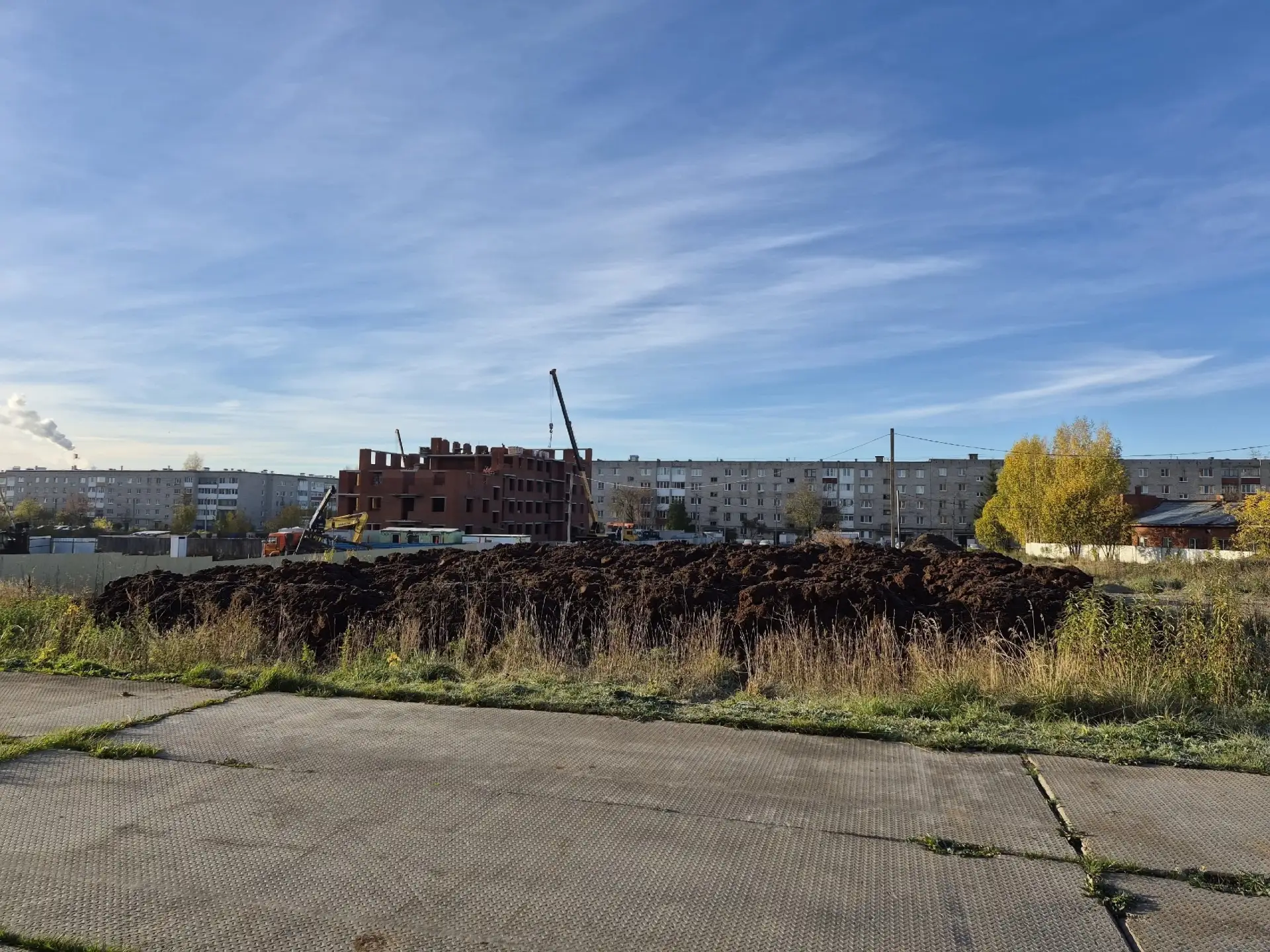 На Парковой улице начинается новое строительство. 👷‍♂️🚧
