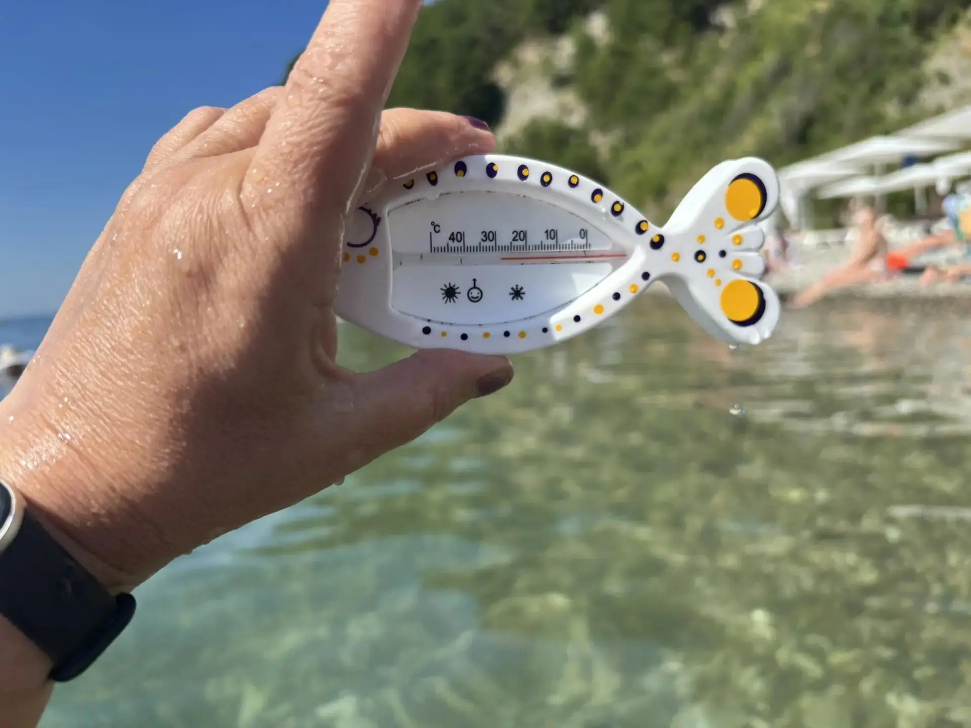 Осеннее море в Туапсе не спешит остывать