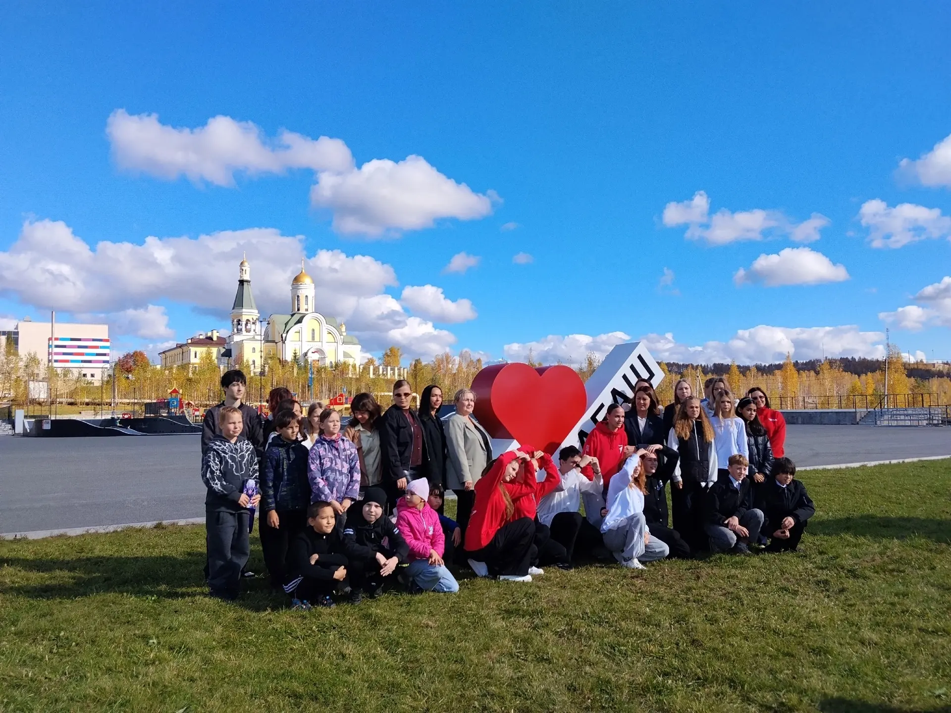 Сегодня обучающиеся 4 класс приняли  участие в открытии нового символа города