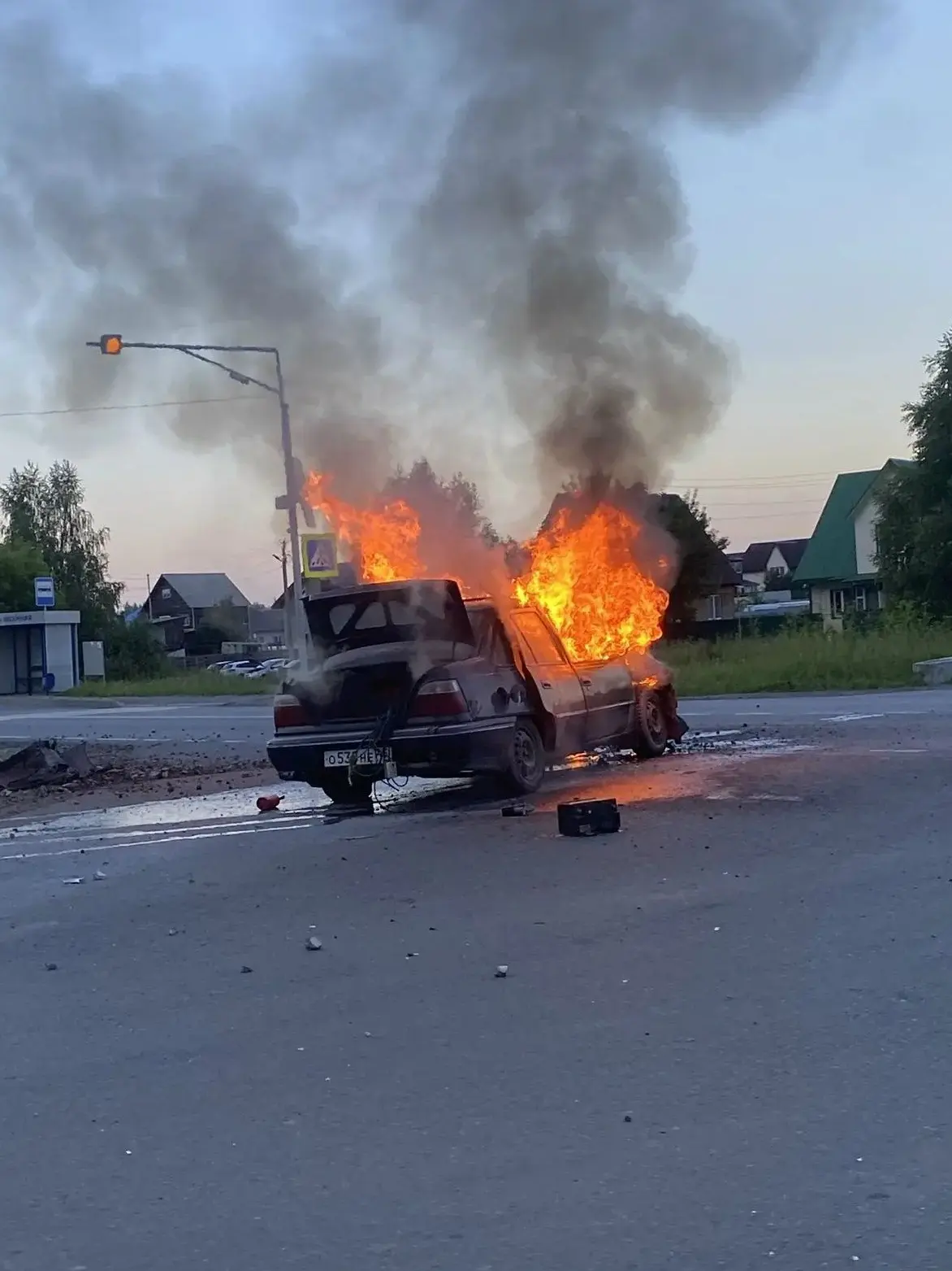 На Керамзитном загорелась машина