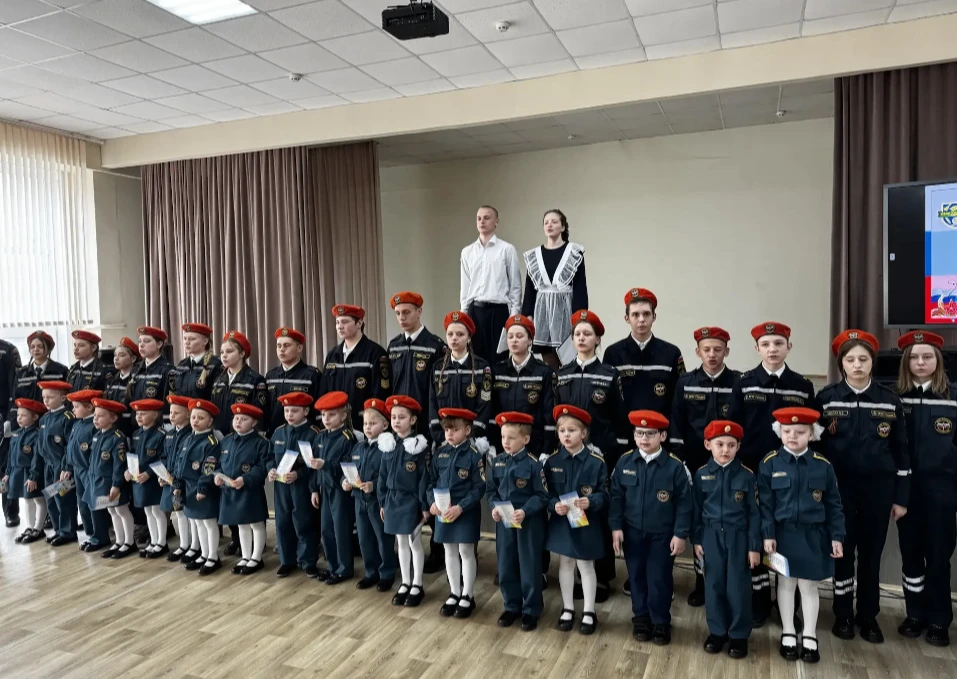 В школе № 49 состоялось торжественное посвящение в кадеты МЧС воспитанников детского сада №37   18 в