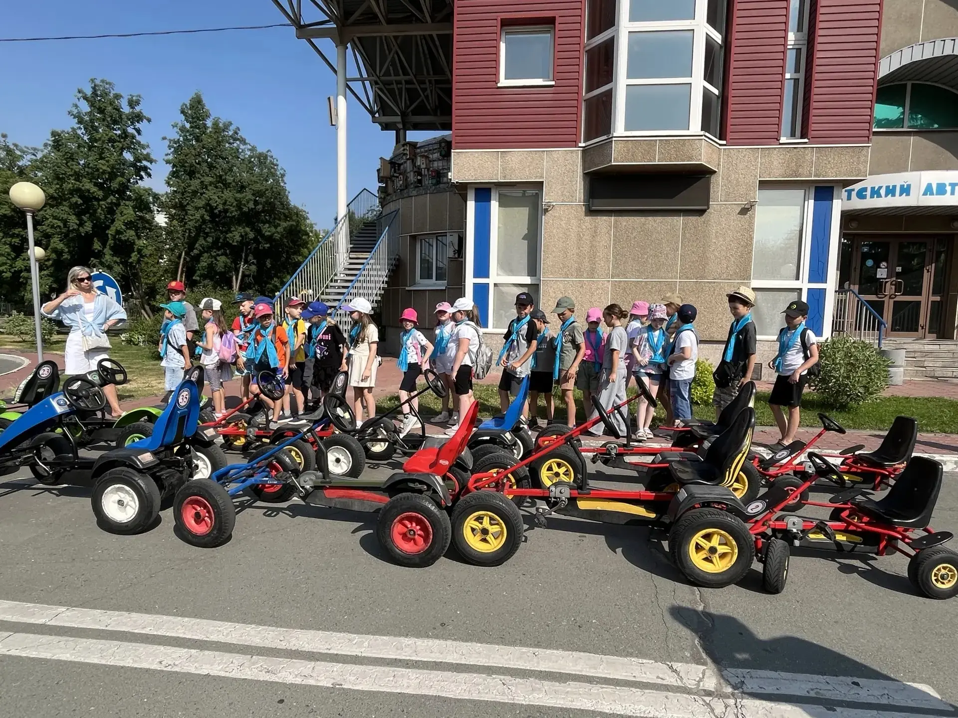 🌅 Вот и всё: июньская смена в пришкольном лагере официально закрыта!

Этот месяц пролетел как одно 