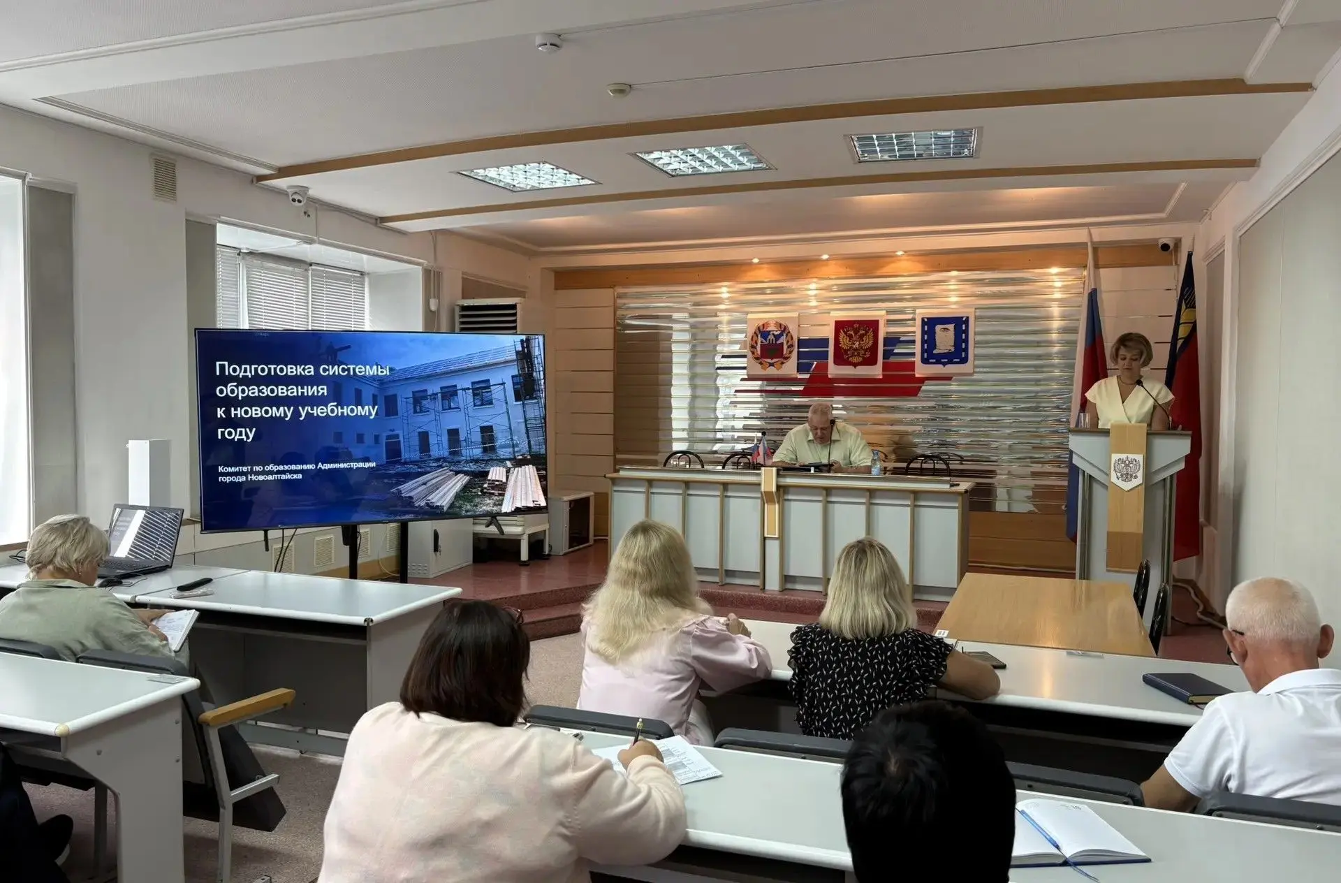 🏛️ На аппаратном совещании в Администрации города под председательством Главы Владимир...