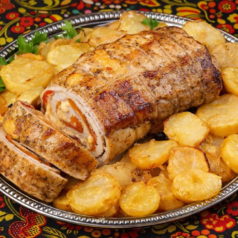 КРАСИВЫЙ МЯСНОЙ РУЛЕТ С ОВОЩНОЙ НАЧИНКОЙ ВЫГЛЯДИТ КАК РЕСТОРАННОЕ УГОЩЕНИЕ. ПРАВИЛЬНАЯ ЗАПЕЧЁННАЯ КО