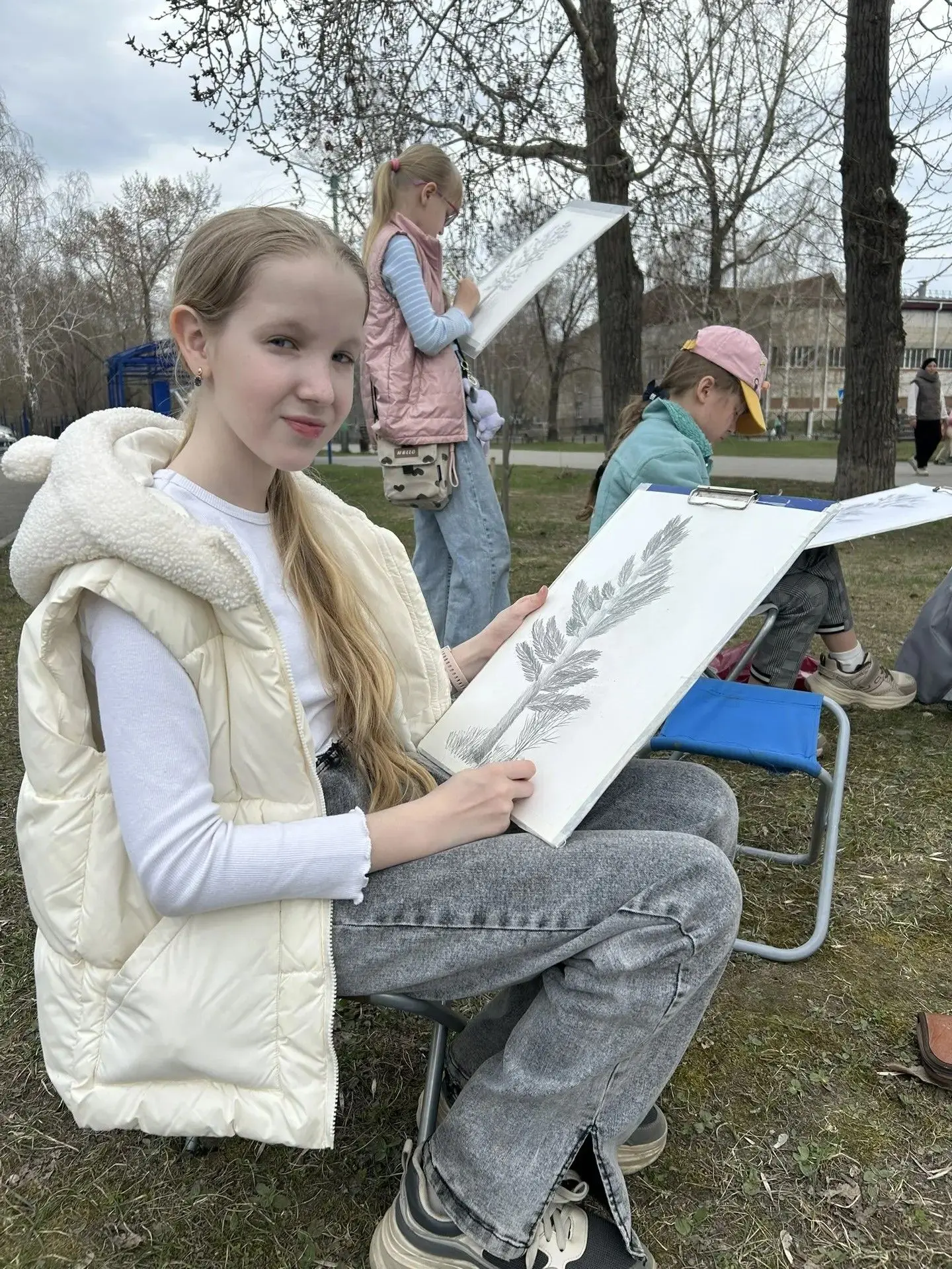 Юные художники исследуют природу объединения «Творческая мастерская художника» под руко...