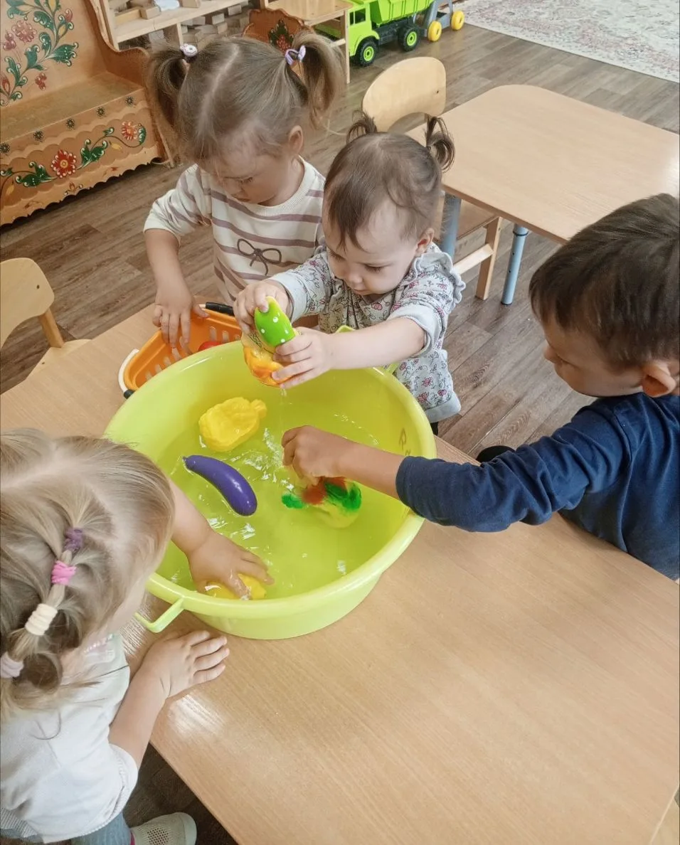 Мои маленькие помощники 🥰  очень хорошо потрудились! с огромным удовольствием они мыли...