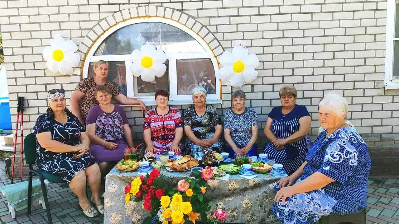 День цветка - красота, которая объединяет
 
Международный день цветка ежегодно отмечается 21 июня — 