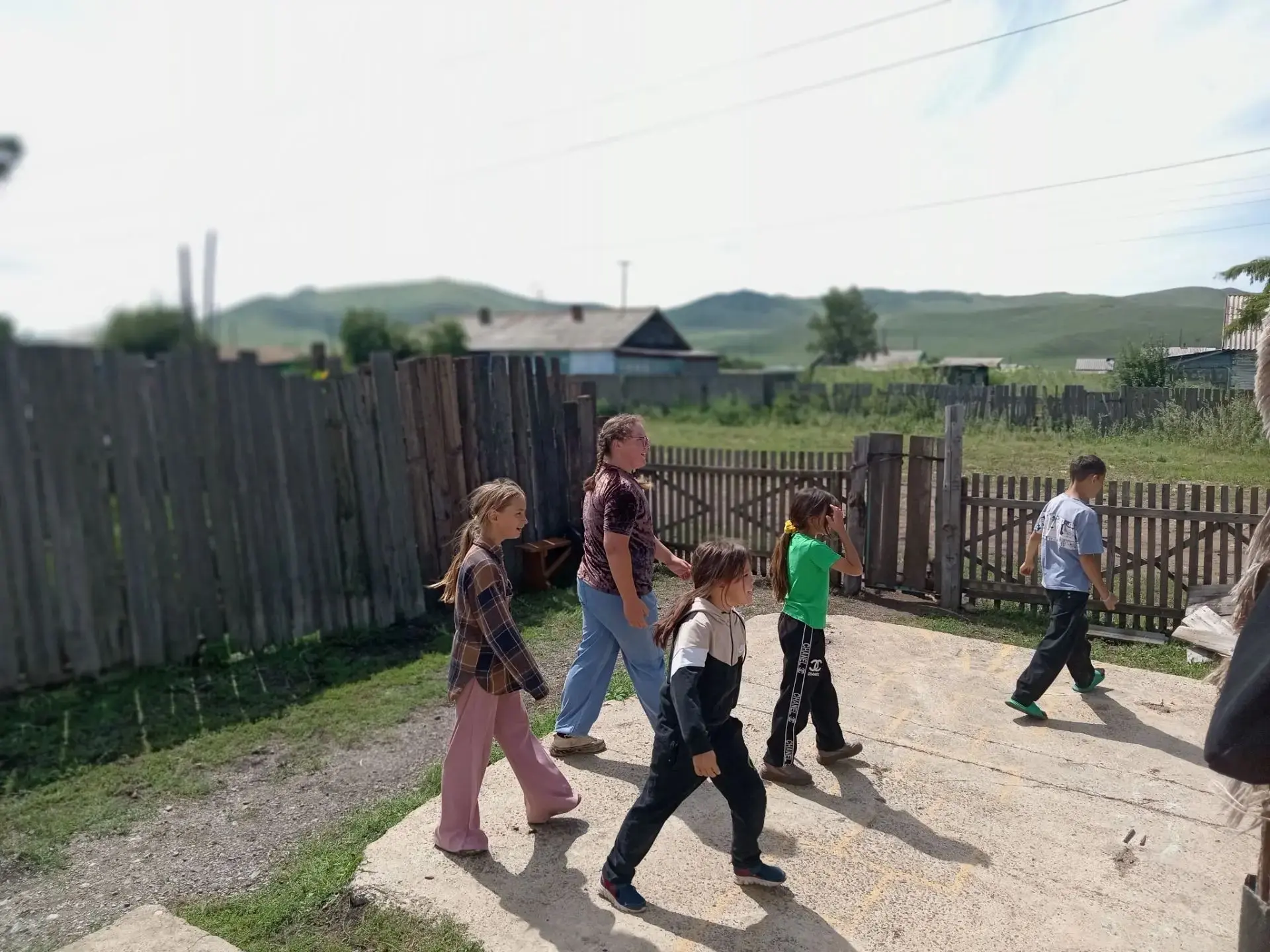 Как мы открывали спортивную площадку: от «ладошек дружбы» до народных забав!