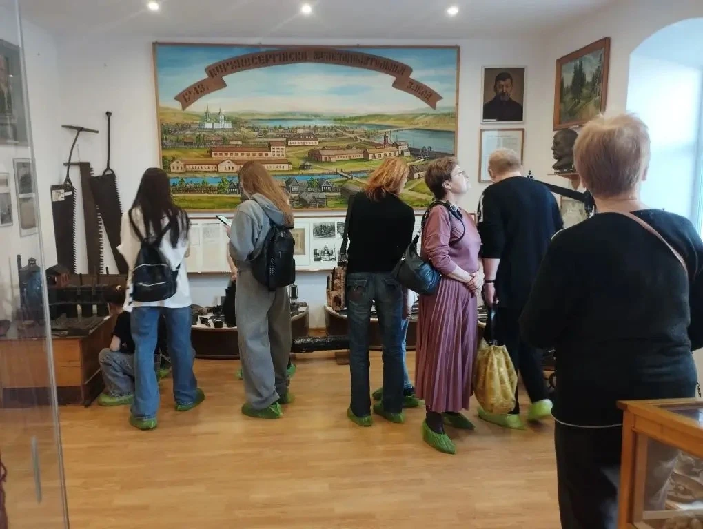 01.04.2026 в Верхнесергинском краеведческом музее прошла обзорная экскурсия для отдыхаю...
