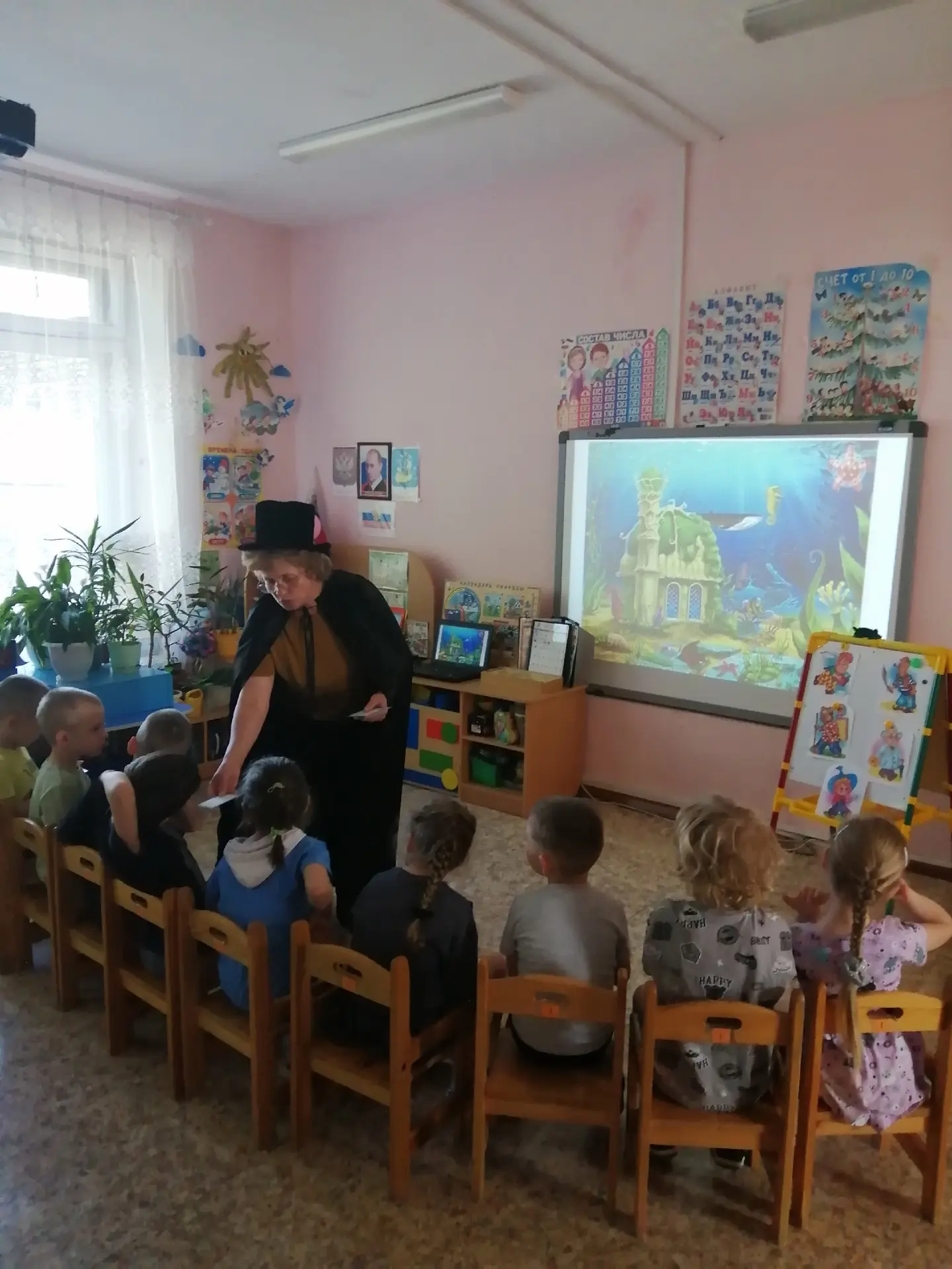 «В гостях у сказки»
19 мая в старшей группе «Сердечко» ❤прошло групповое собрание с открытым игровым