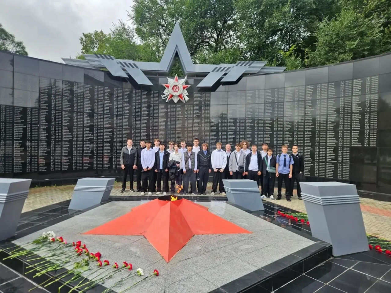 Поколение, которое помнит: сегодня студенты нашего техникума КГБ ПОУ ХТТТ в составе групп