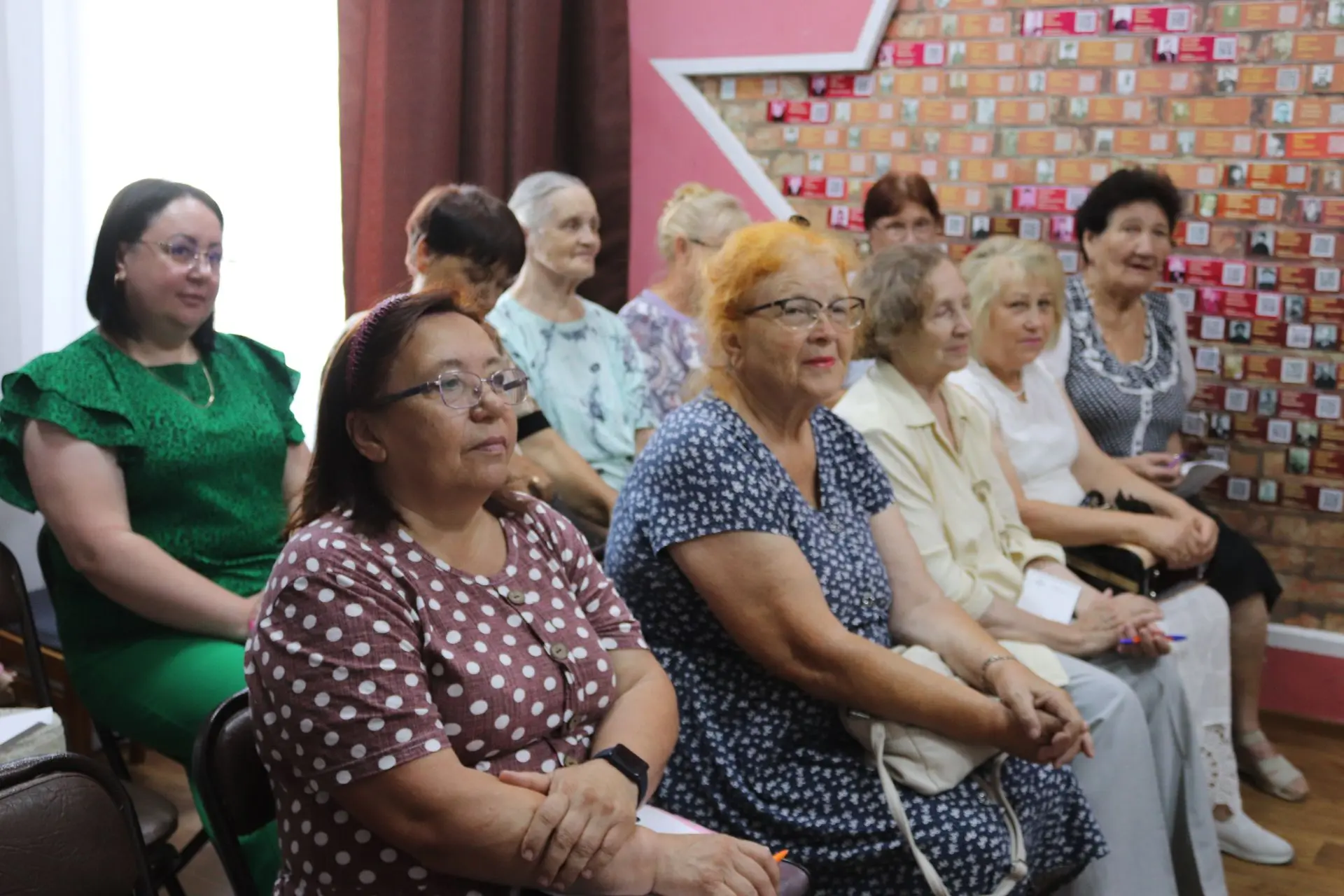 Сегодня в нашем музее состоялась рабочая встреча с сотрудниками Государственного архива социально-по