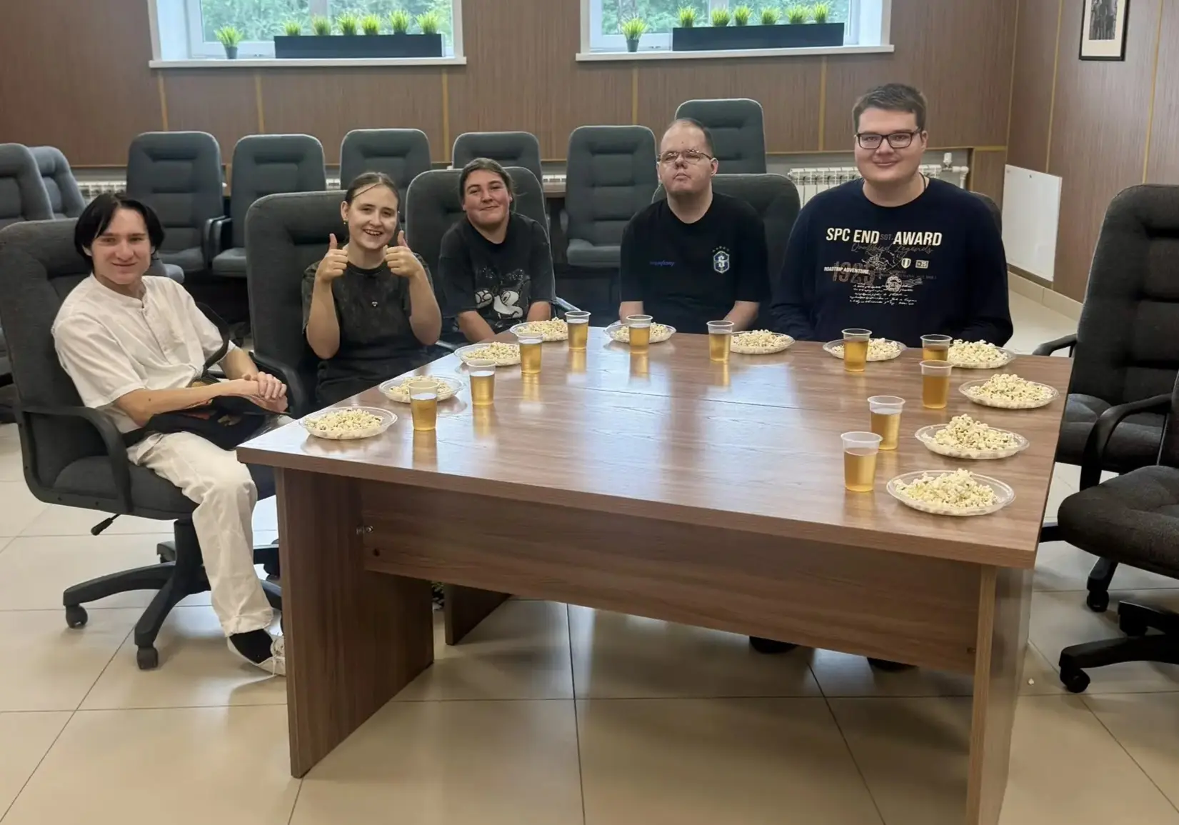 В «Журавликах» прошло мероприятие, посвященное Дню российского флага и Дню российского ...