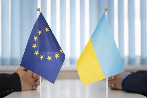 Киев пригрозил, что не вступит в ЕС, если его будут лимитировать