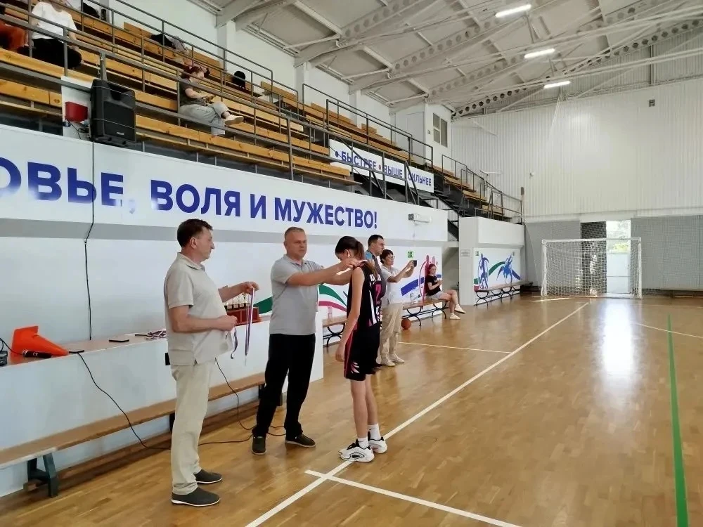 🏆 Команда баскетболисток из Кавказского района заняла первое место на межрегиональном уровне

За по
