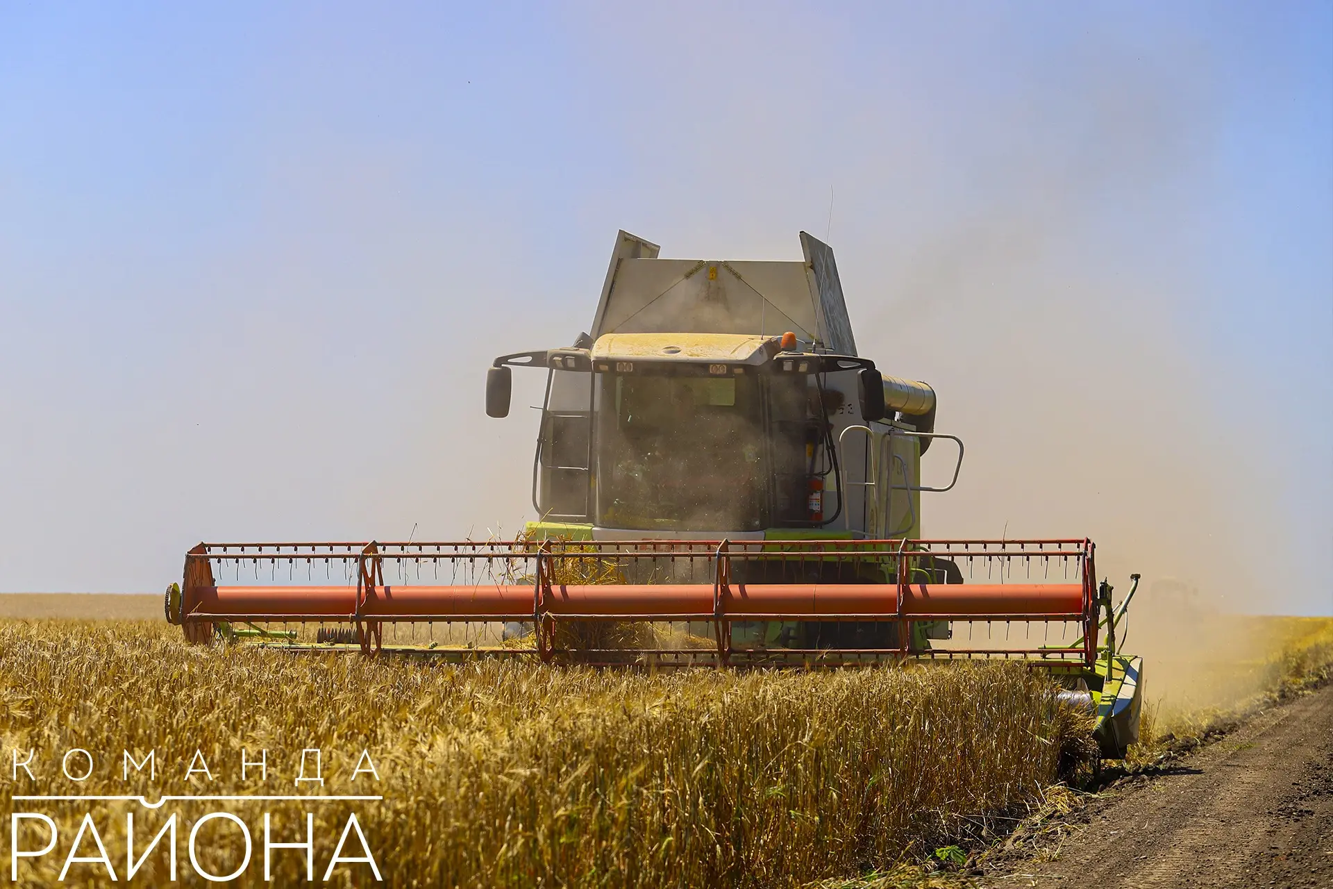 🚜 В Усть-Лабинском районе стартовала уборочная кампания озимого ячменя. Первыми к убор...