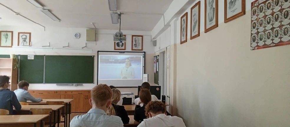 🇷🇺 РАЗГОВОРЫ О ВАЖНОМ: Учимся справляться с волнением  Утро понедельника 13 апреля в нашей гимназии 