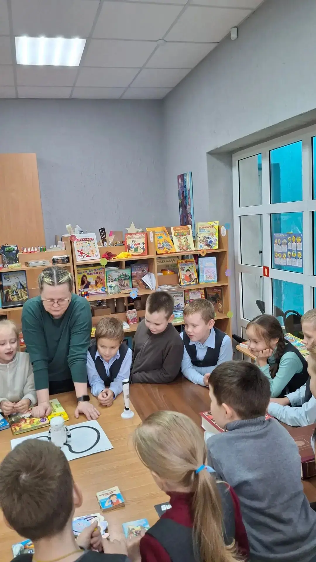 ✨Где 2Б класс ищет вдохновение? В библиотеке будущего! 📚