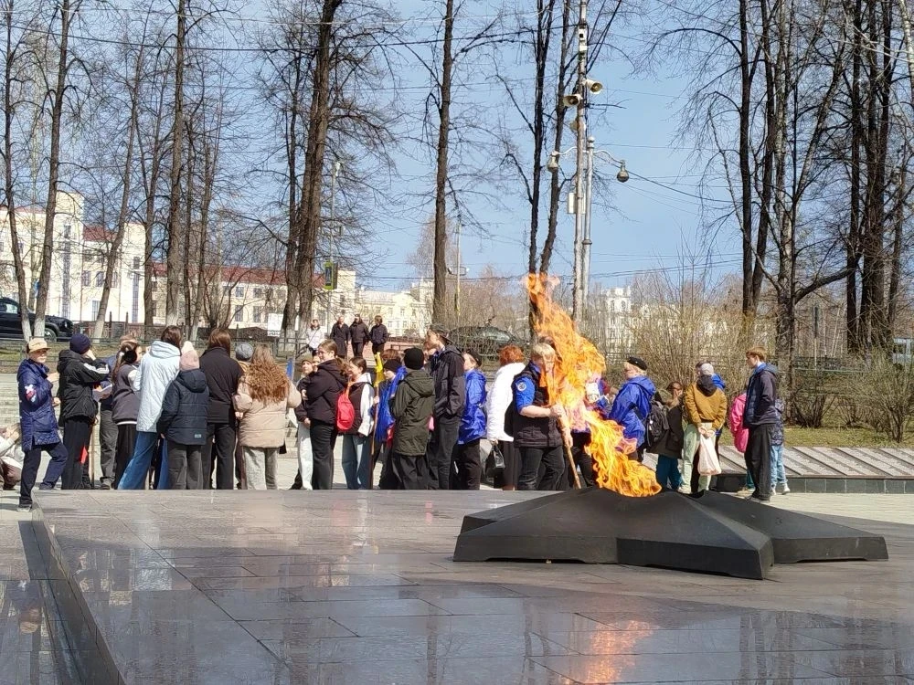 А ребята из БПС и дальше знакомятся с нашим городом, уже успели побывать у Мемориальног...