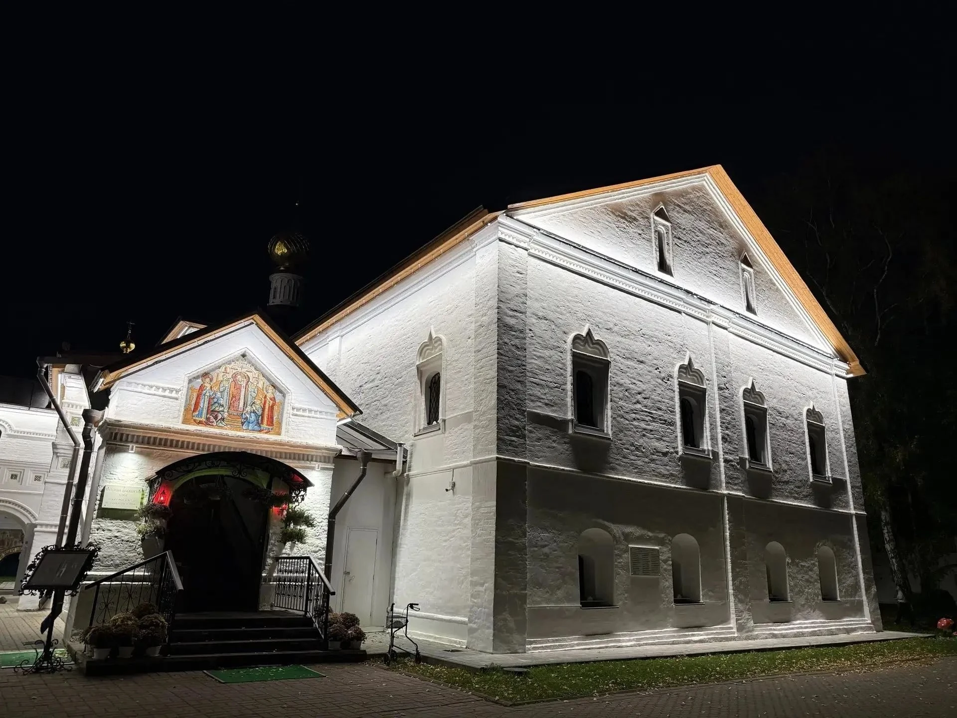 💡 В Ярославской области продолжают делать архитектурную подсветку знаковых зданий.