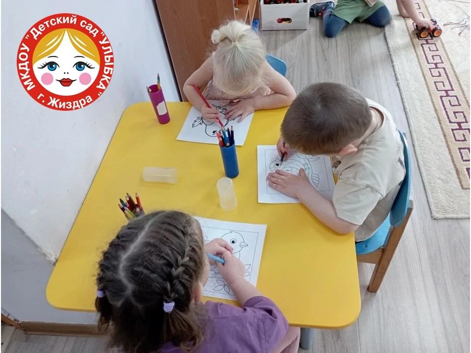 Весна стучится в окна, а вместе с ней - радостные трели вернувшихся птиц!