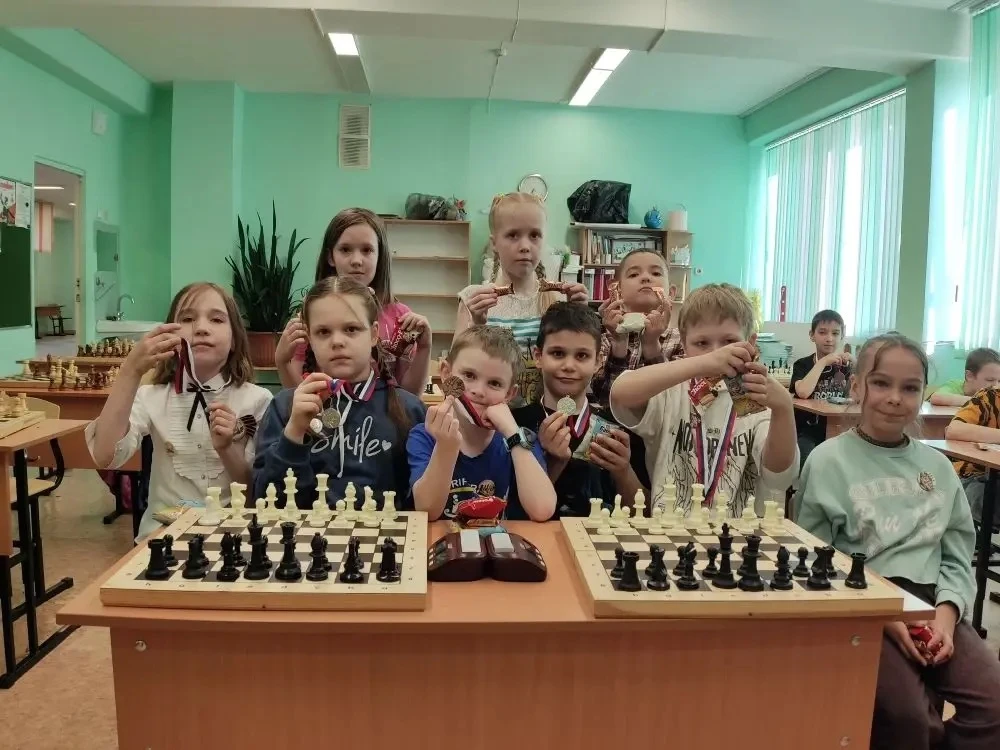 ♟️С 4 по 8 мая в Лицее № 5 проходил Открытый шахматный турнир, посвящённый Дню Победы.  🌟 В интеллек