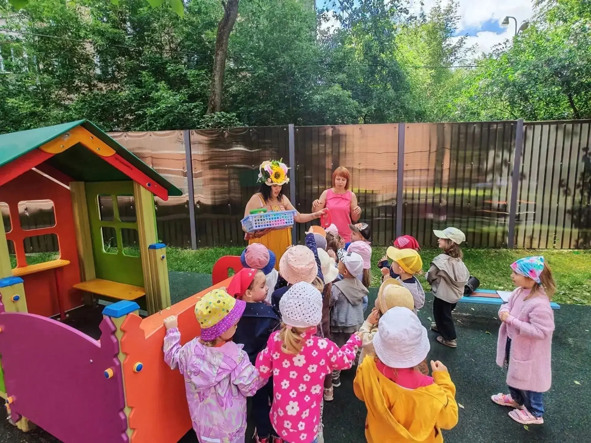 Сказка в окошке: к малышам заглянуло ласковое Солнышко

☀️В младшей группе дошкольного корпуса «Мале