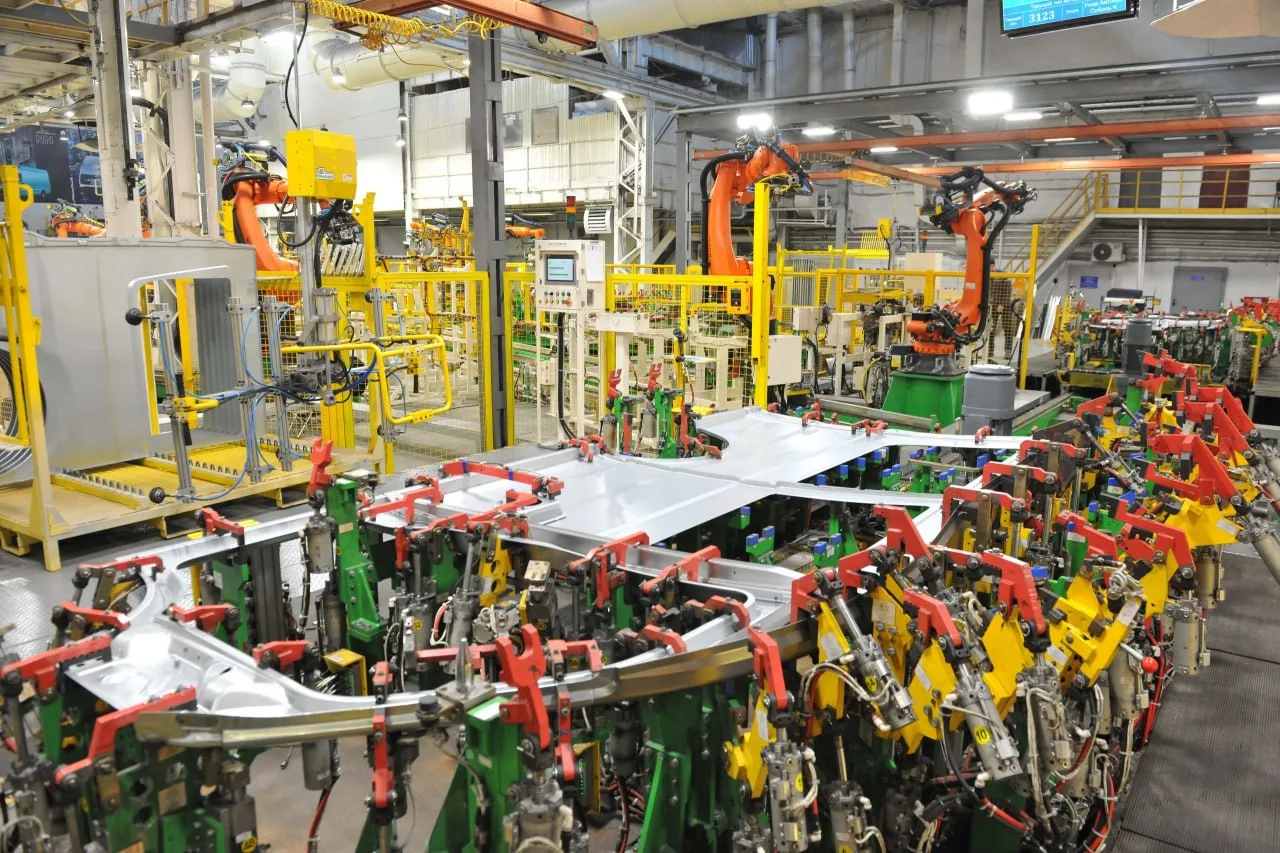 🦾🏭 ИИ на Горьковском автозаводе: стратегия внедрения и реальные производственные резу...