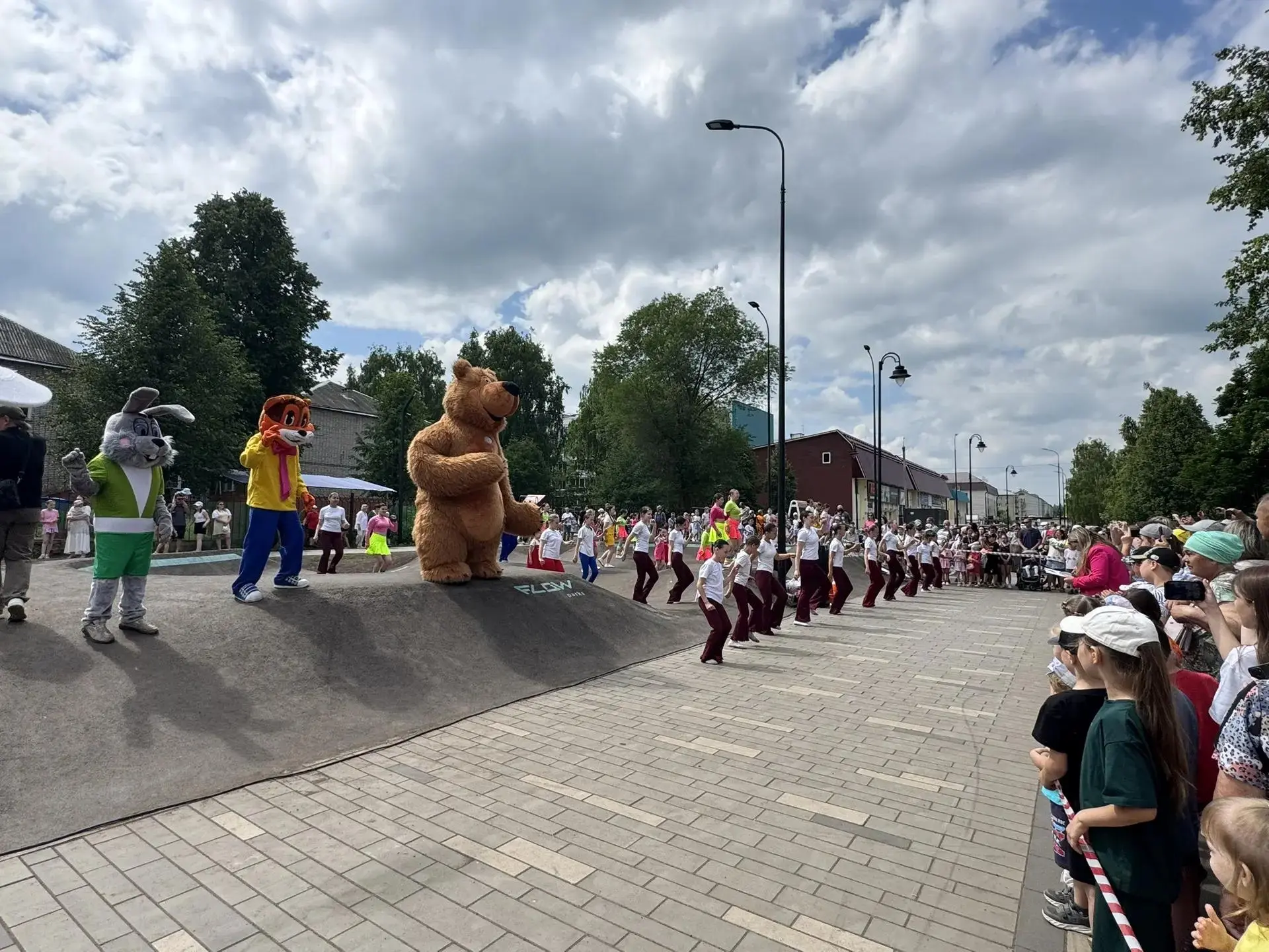 Сегодня наш любимый город отмечает свой день рождения! 🎉 На площадке скейт-трека по ул. Ленина прош