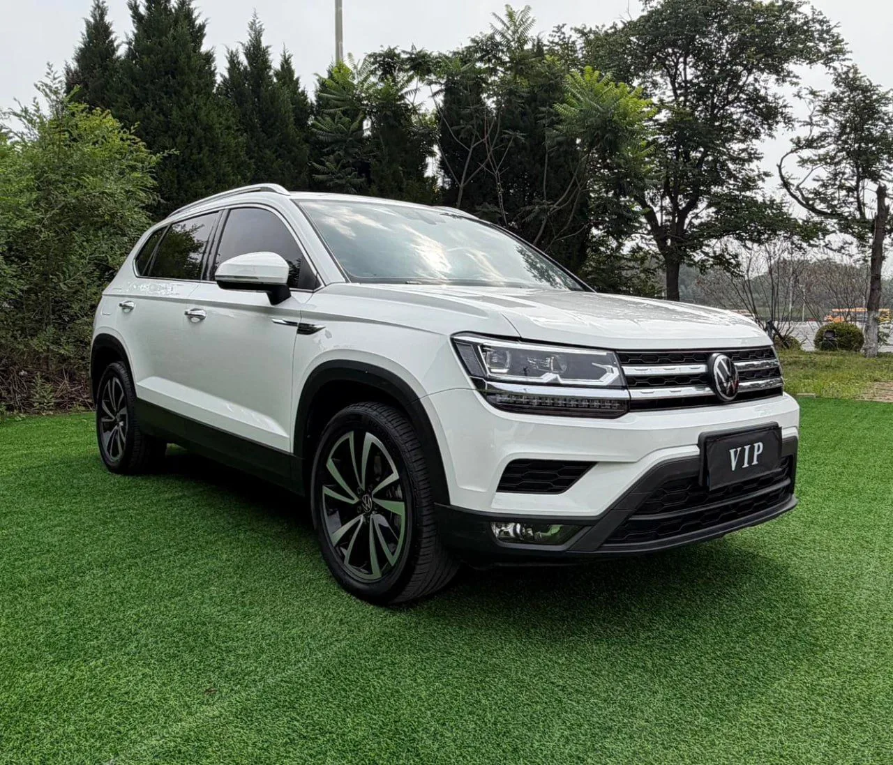 Volkswagen Tharu

Пробег: 25.000 км
Двигатель: 1.4 / 150 л.с.
Привод: передний
Год: 2023

Комплектац