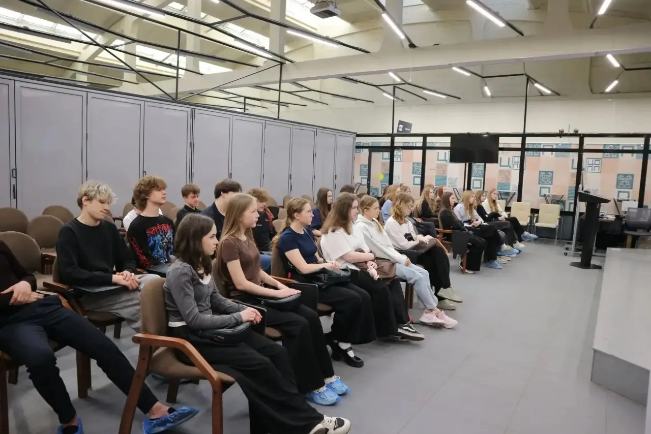 «Шаг навстречу профессии» 🙌  На этой неделе для 9Б класса  прошла профориентационная встреча в «СМЕН
