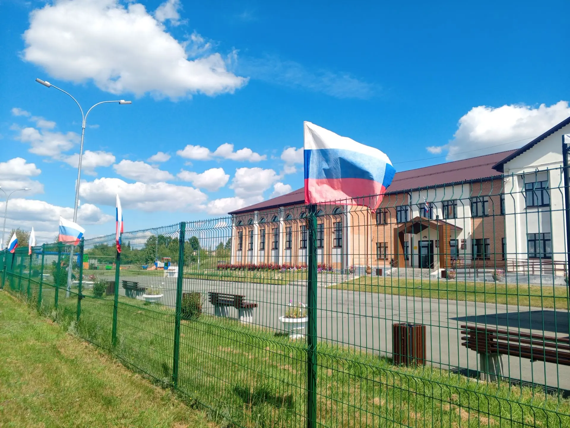 Ежегодно 22 августа в России отмечается День Государственного флага. Праздник был устан...