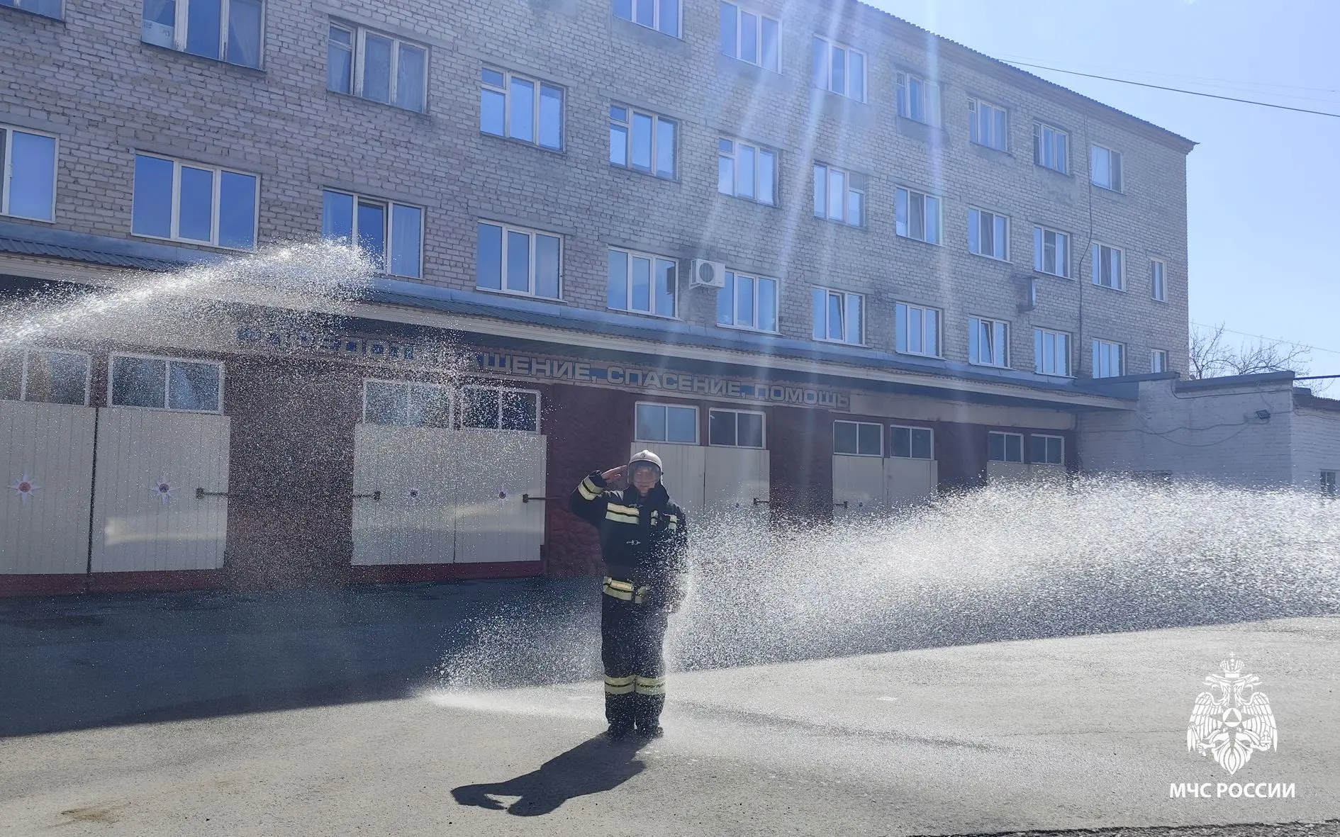 🚒Томский спасатель Евгений Карбышев ушел на заслуженный отдых после 23 лет службы   В День пожарной 