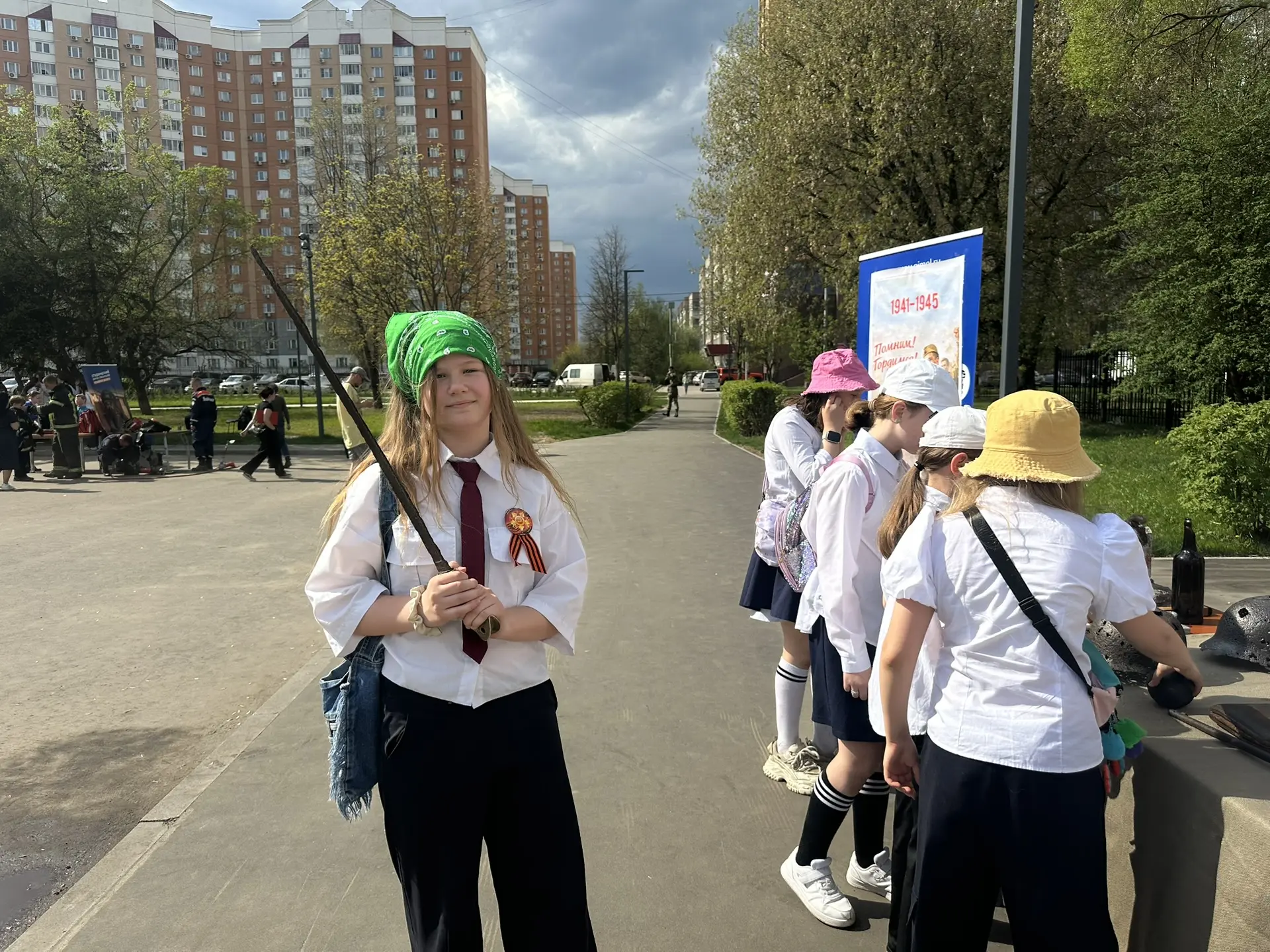 🇷🇺 4 «Б» на фестивале «Помню. Горжусь. Помогаю»: эмоции через край!  В эти дни наш 4 «Б» класс отпра