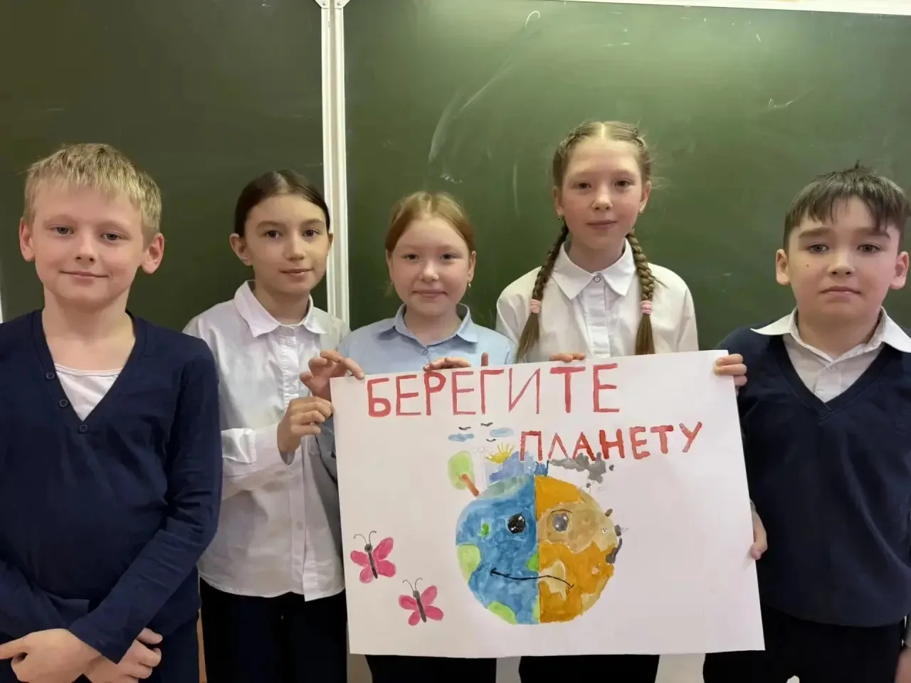 🦅Орлята нашей школы приняли участие в выставке плакатов «Спасем планету!»
